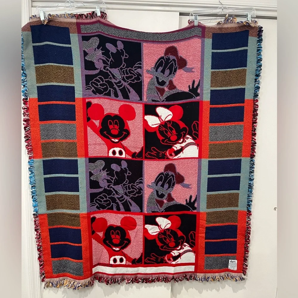 Vintage Beacon x Disney Mickey‎ and Characters Throw Blanket